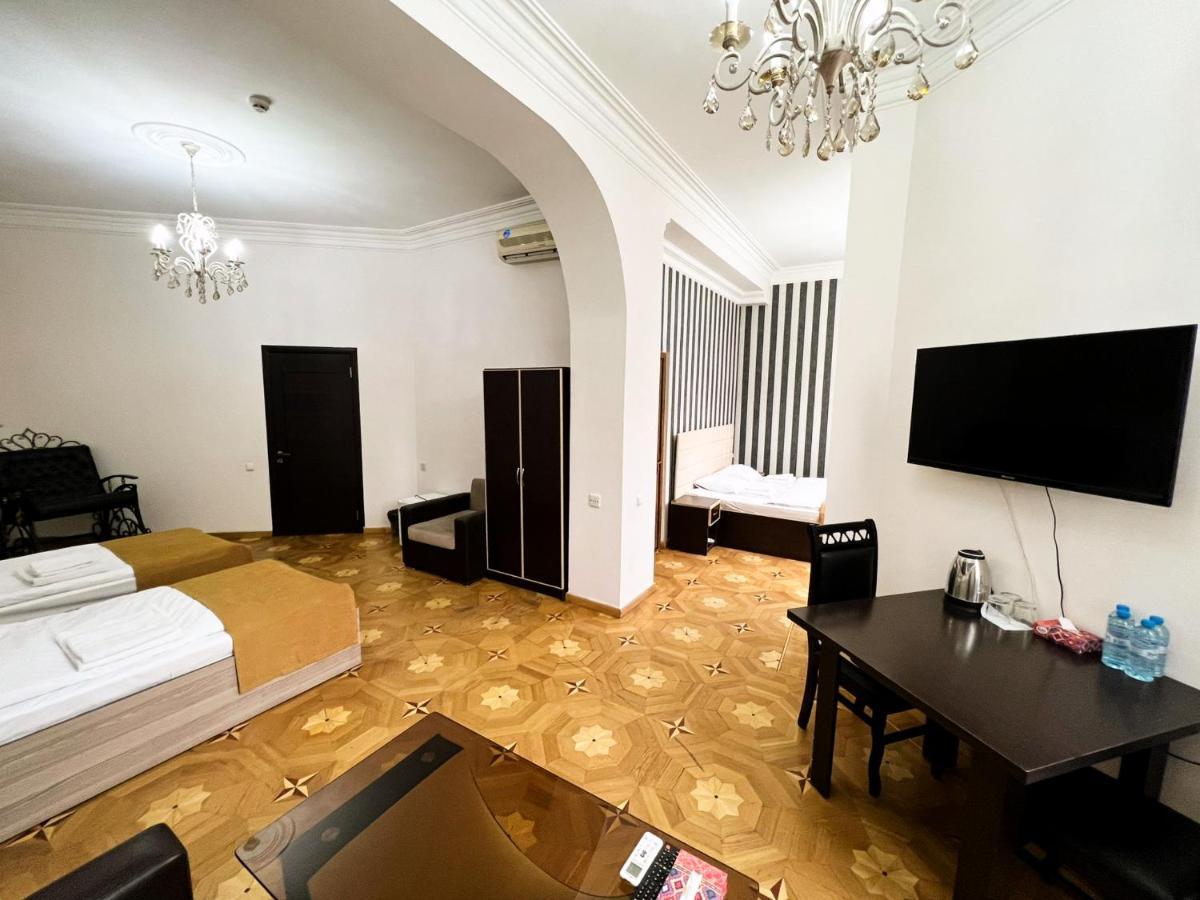 Olive Hotel エレバン エクステリア 写真