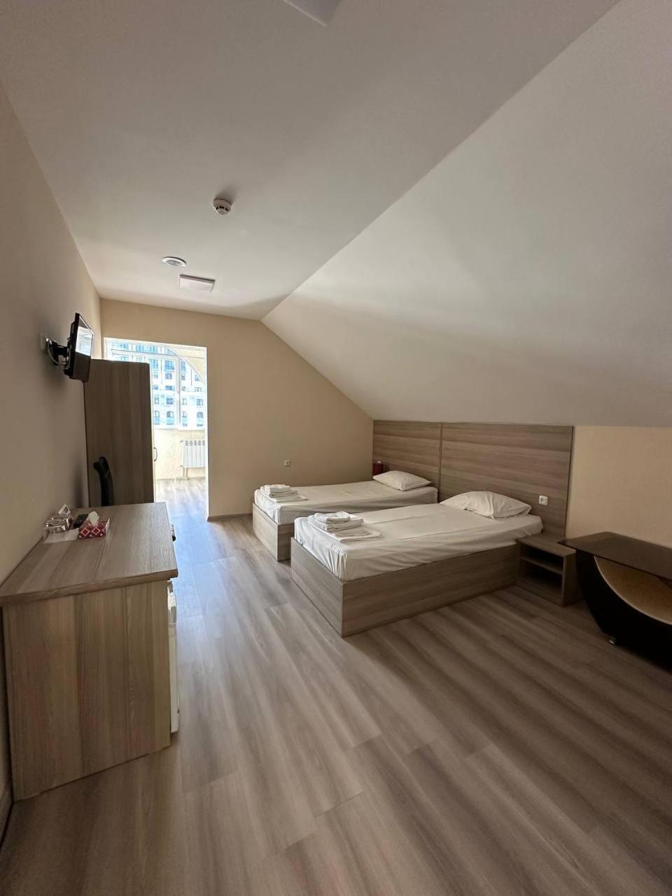 Olive Hotel エレバン エクステリア 写真